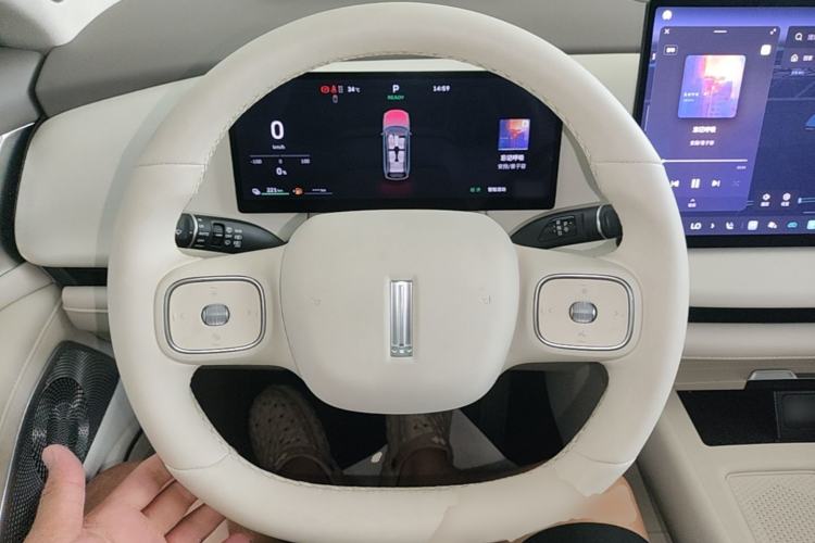 Used Wey Lanshan 2025 Four-Wheel Drive Max Steering Wheel