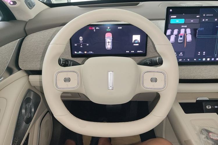 Used Wey Lanshan 2025 Four-Wheel Drive Ultra Steering Wheel