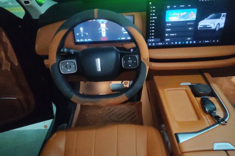 Used Wey Lanshan 2025 Four-Wheel Drive Max Steering Wheel