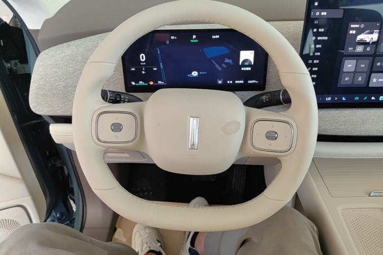 Used Wey Lanshan 2025 Four-Wheel Drive Ultra Steering Wheel
