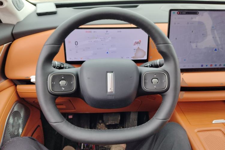 Used Wey Lanshan 2025 Four-Wheel Drive Max Steering Wheel