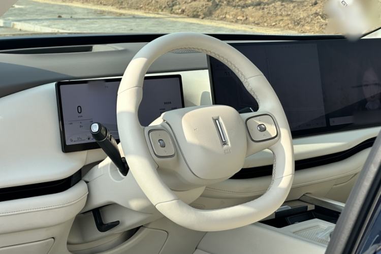 Used Wey Lanshan 2025 Four-Wheel Drive Max Steering Wheel