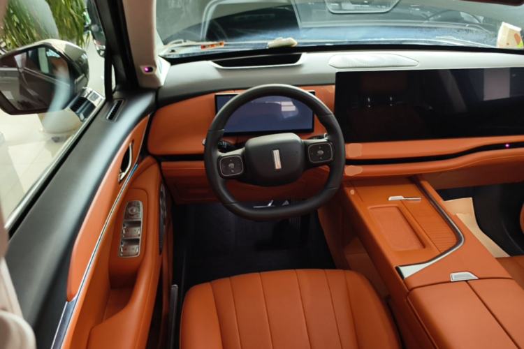 Used Wey Lanshan 2025 Four-Wheel Drive Max Steering Wheel