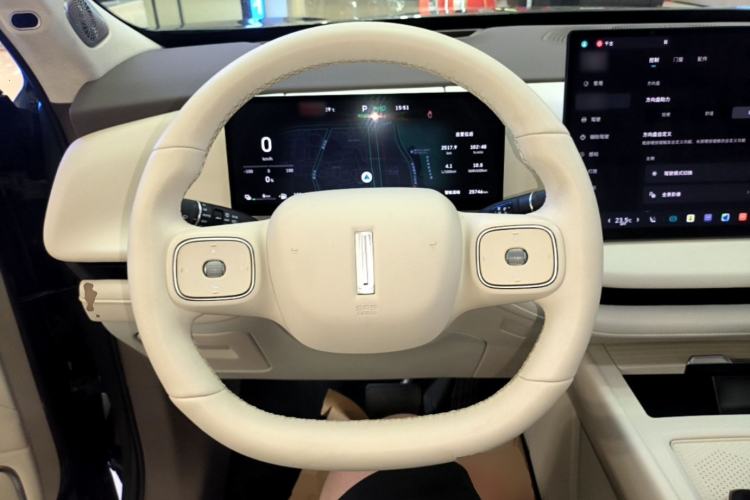 Used Wey Lanshan 2025 Four-Wheel Drive Max Steering Wheel