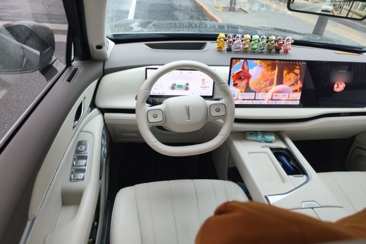 Used Wey Lanshan 2025 Four-Wheel Drive Max Steering Wheel