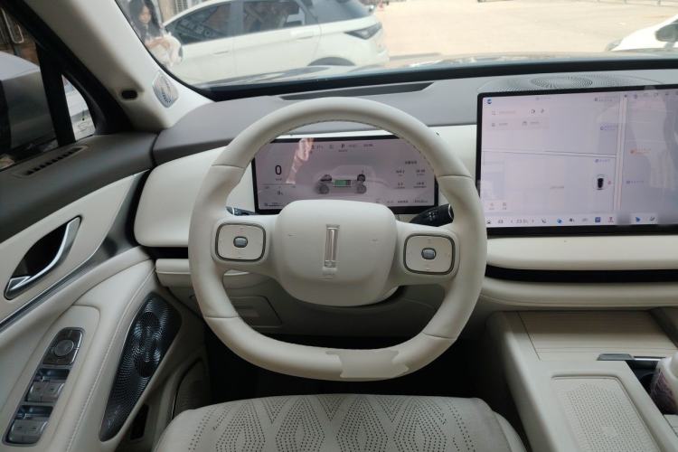 Used Wey Lanshan 2025 Four-Wheel Drive Max Steering Wheel