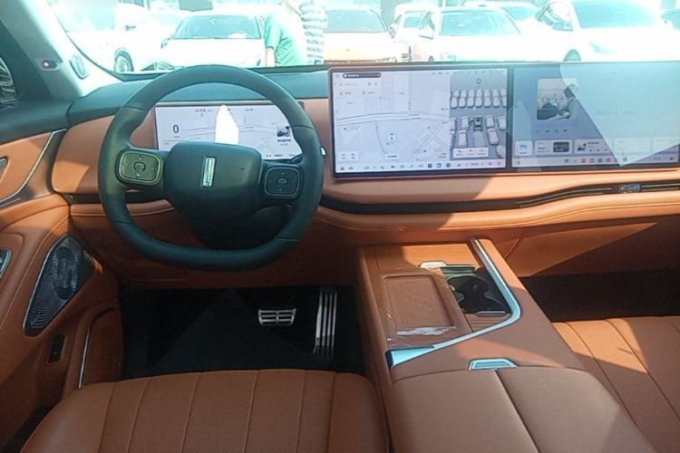 Used Wey Lanshan 2025 Four-Wheel Drive Max Steering Wheel
