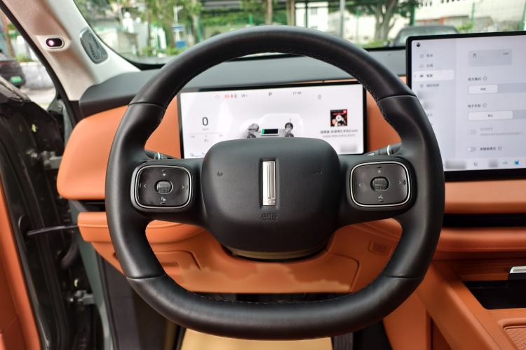 Used Wey Lanshan 2025 Four-Wheel Drive Max Steering Wheel