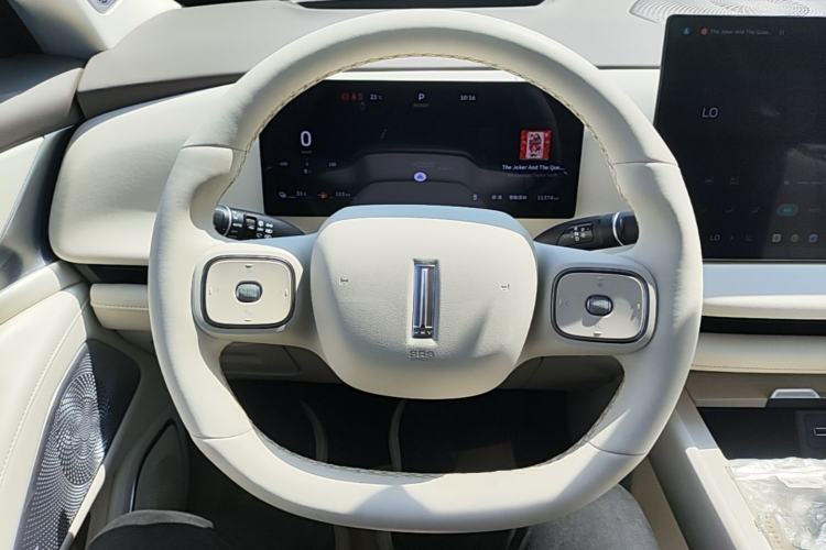Used Wey Lanshan 2025 Four-Wheel Drive Max Steering Wheel