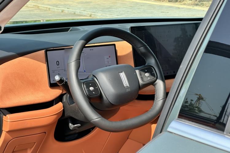 Used Wey Lanshan 2025 Four-Wheel Drive Ultra Steering Wheel