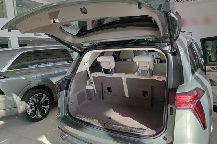 Used Wey Lanshan 2025 Four-Wheel Drive Max Trunk
