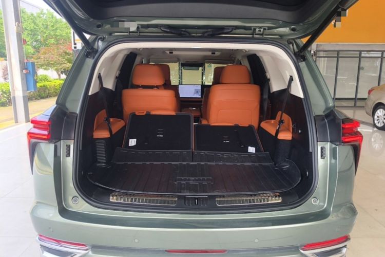 Used Wey Lanshan 2025 Four-Wheel Drive Max Trunk