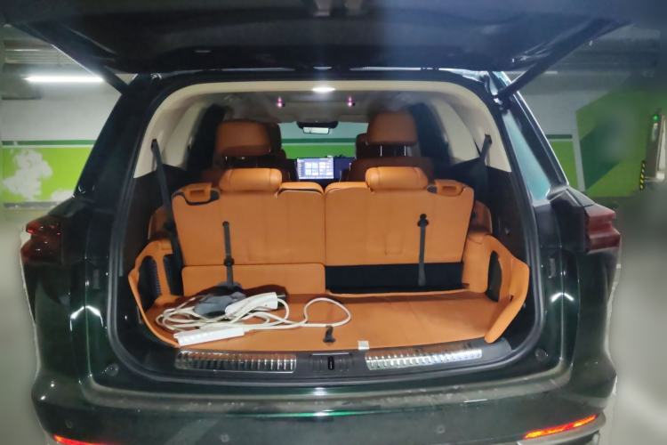 Used Wey Lanshan 2025 Four-Wheel Drive Max Trunk