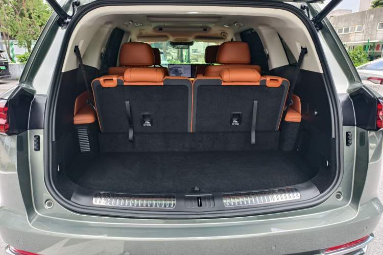 Used Wey Lanshan 2025 Four-Wheel Drive Ultra Trunk