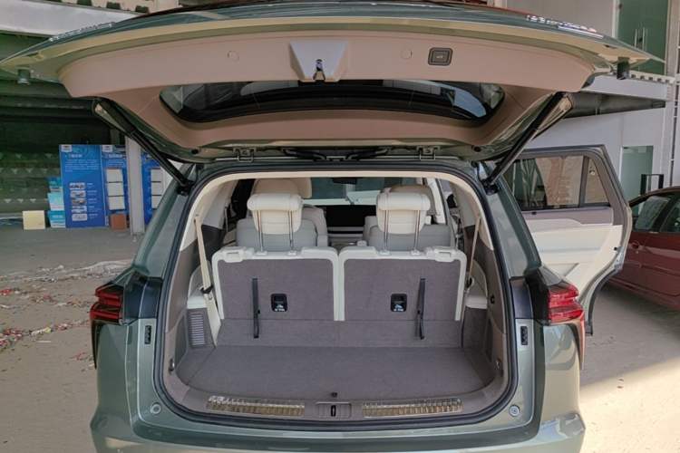 Used Wey Lanshan 2025 Four-Wheel Drive Ultra Trunk