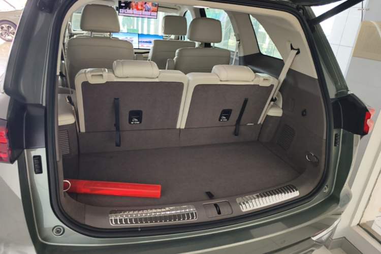 Used Wey Lanshan 2025 Four-Wheel Drive Max Trunk