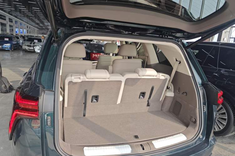 Used Wey Lanshan 2025 Four-Wheel Drive Max Trunk