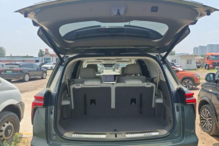 Used Wey Lanshan 2025 Four-Wheel Drive Max Trunk