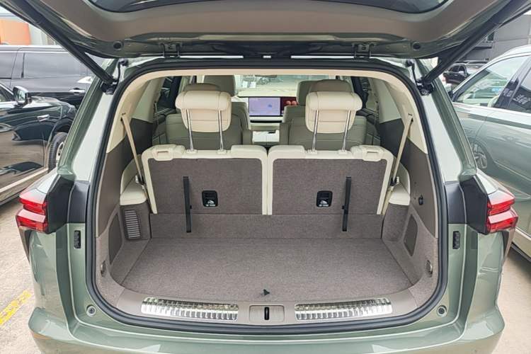 Used Wey Lanshan 2025 Four-Wheel Drive Ultra Trunk