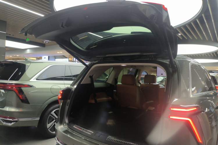 Used Wey Lanshan 2025 Four-Wheel Drive Ultra Trunk