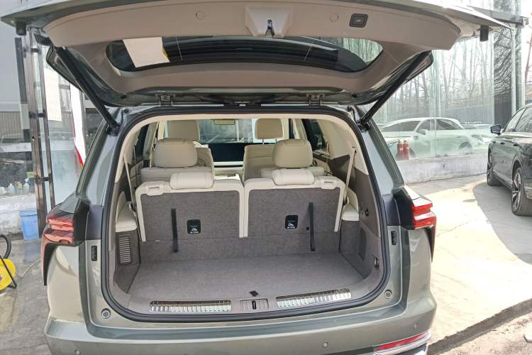 Used Wey Lanshan 2025 Four-Wheel Drive Max Trunk