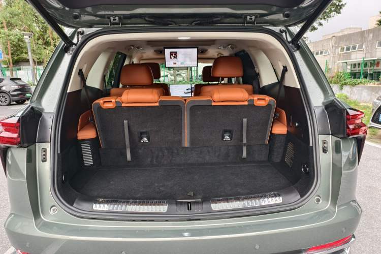 Used Wey Lanshan 2025 Four-Wheel Drive Max Trunk