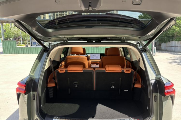Used Wey Lanshan 2025 Four-Wheel Drive Ultra Trunk