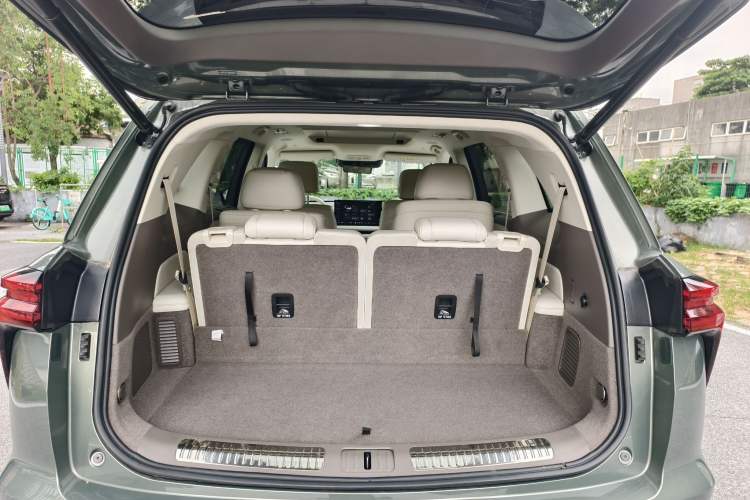 Used Wey Lanshan 2025 Four-Wheel Drive Ultra Trunk