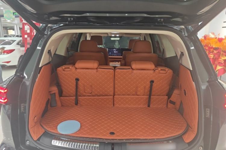 Used Wey Lanshan 2025 Four-Wheel Drive Max Trunk