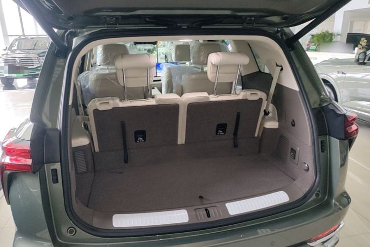 Used Wey Lanshan 2025 Four-Wheel Drive Max Trunk
