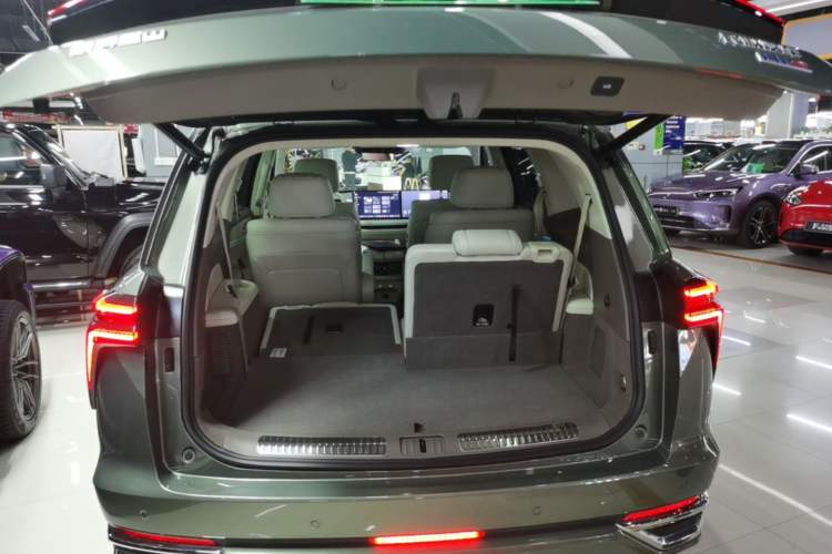 Used Wey Lanshan 2025 Four-Wheel Drive Max Trunk