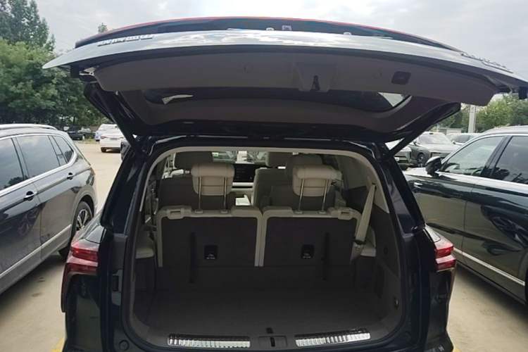 Used Wey Lanshan 2025 Four-Wheel Drive Max Trunk