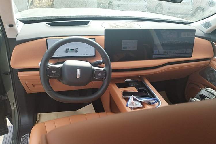 Used Wey Lanshan 2025 Four-Wheel Drive Ultra Center Console