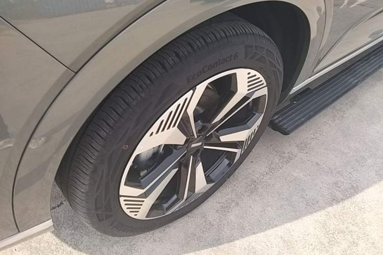 Used Wey Lanshan 2025 Four-Wheel Drive Ultra Left Front Wheel Hub