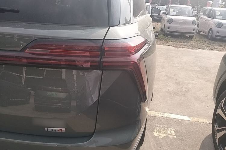 Used Wey Lanshan 2025 Four-Wheel Drive Ultra Right Rear Taillight