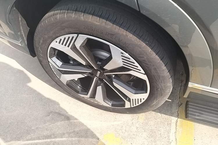 Used Wey Lanshan 2025 Four-Wheel Drive Ultra Right Rear Wheel Hub