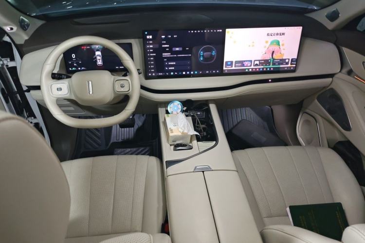 Used Wey Lanshan 2025 Four-Wheel Drive Max Center Console
