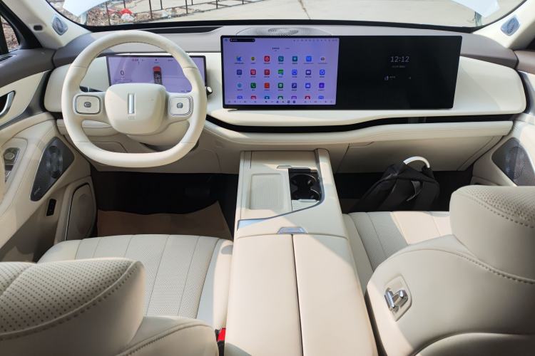 Used Wey Lanshan 2025 Four-Wheel Drive Max Center Console