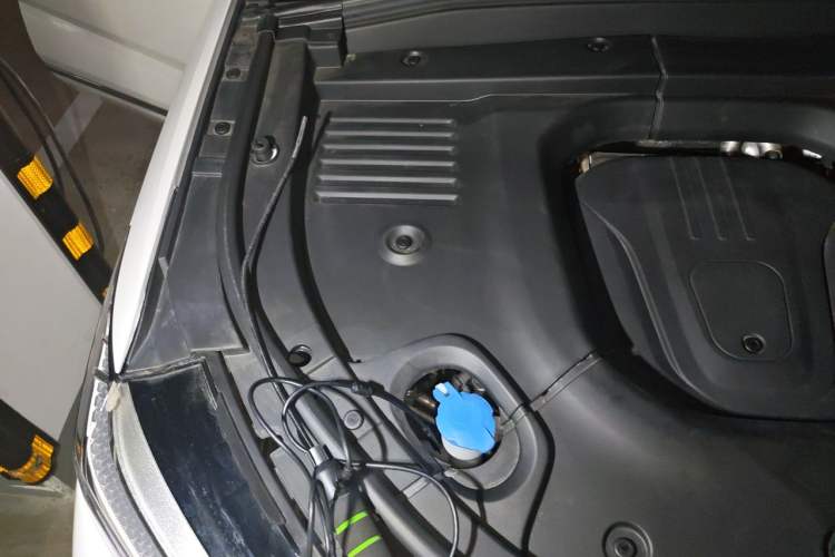 Used Wey Lanshan 2025 Four-Wheel Drive Max Engine Bay Right