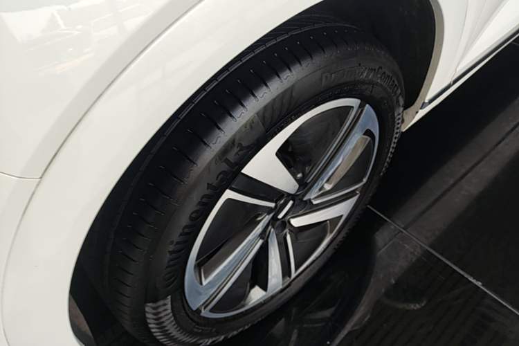 Used Wey Lanshan 2025 Four-Wheel Drive Max Left Front Wheel Hub