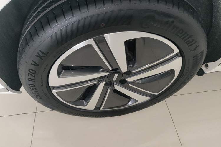 Used Wey Lanshan 2025 Four-Wheel Drive Max Left Front Wheel Hub