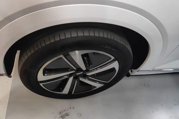 Used Wey Lanshan 2025 Four-Wheel Drive Max Left Front Wheel Hub