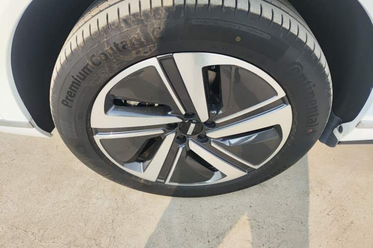 Used Wey Lanshan 2025 Four-Wheel Drive Max Left Front Wheel Hub