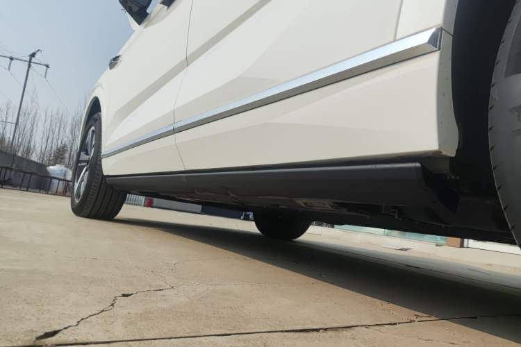 Used Wey Lanshan 2025 Four-Wheel Drive Max Left Side Sill