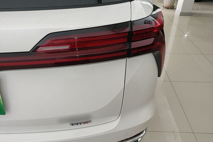 Used Wey Lanshan 2025 Four-Wheel Drive Max Right Rear Taillight