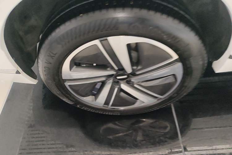 Used Wey Lanshan 2025 Four-Wheel Drive Max Right Rear Wheel Hub