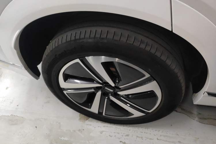 Used Wey Lanshan 2025 Four-Wheel Drive Max Right Rear Wheel Hub