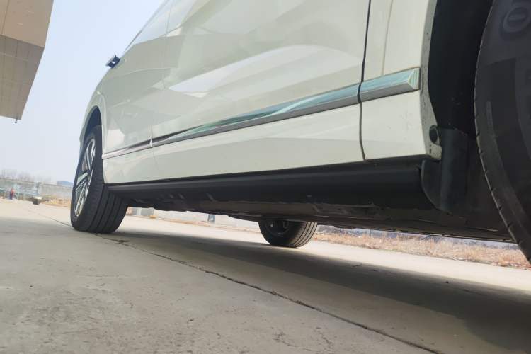 Used Wey Lanshan 2025 Four-Wheel Drive Max Right Side Sill