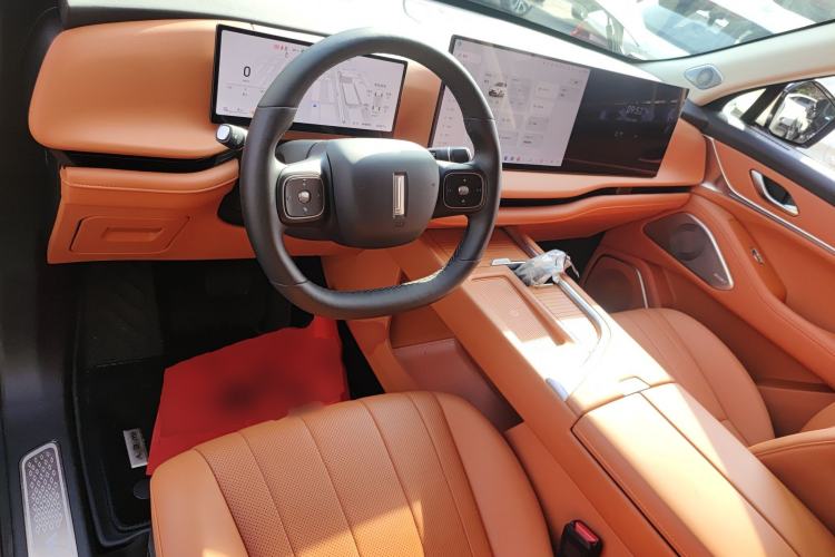 Used Wey Lanshan 2025 Four-Wheel Drive Max Center Console
