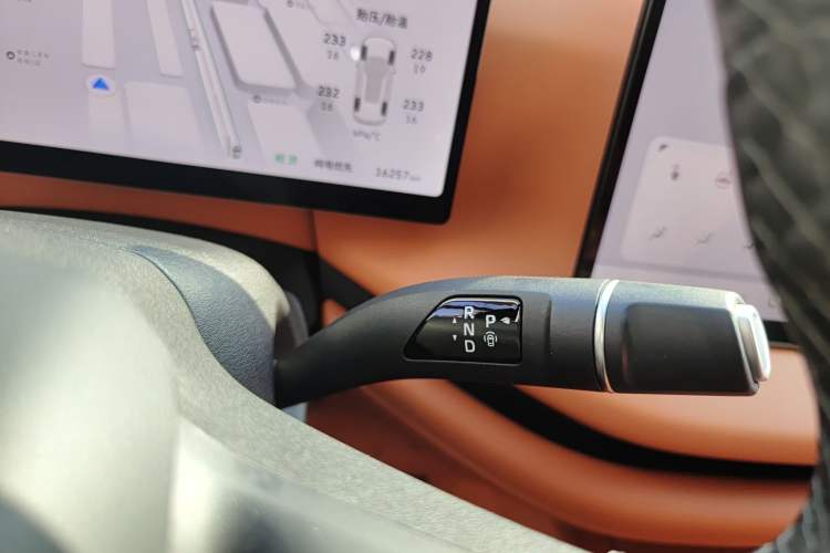 Used Wey Lanshan 2025 Four-Wheel Drive Max Gear Lever